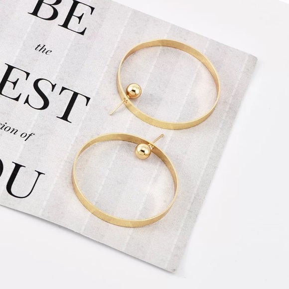 🔴5/$15⚠️𝗖𝗟𝗘𝗔𝗥𝗔𝗡𝗖𝗘⚠️Big Gold Earrings NEW - Picture 3 of 8